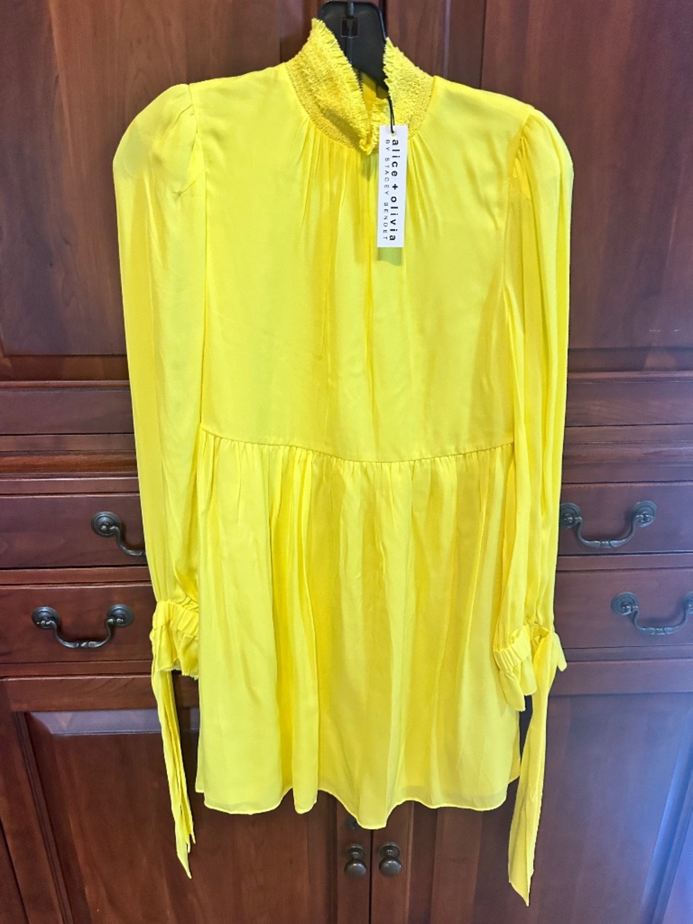New With Tags (NWT) Alice + Olivia "Thea" Tie Blouson-Sleeve Mini Dress